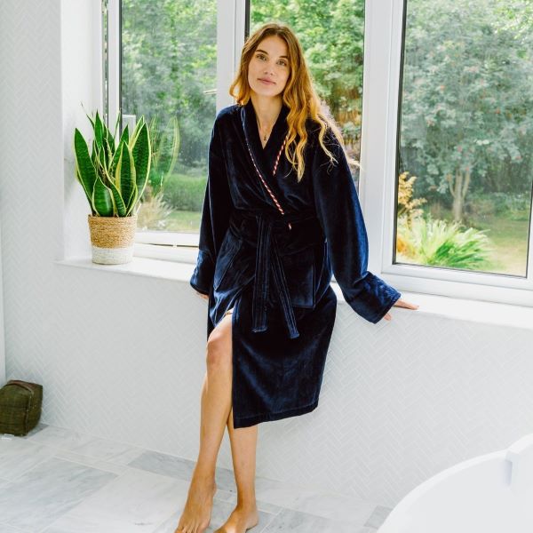 Unveiling Elegance: Women's Bathrobes That Redefine Luxury